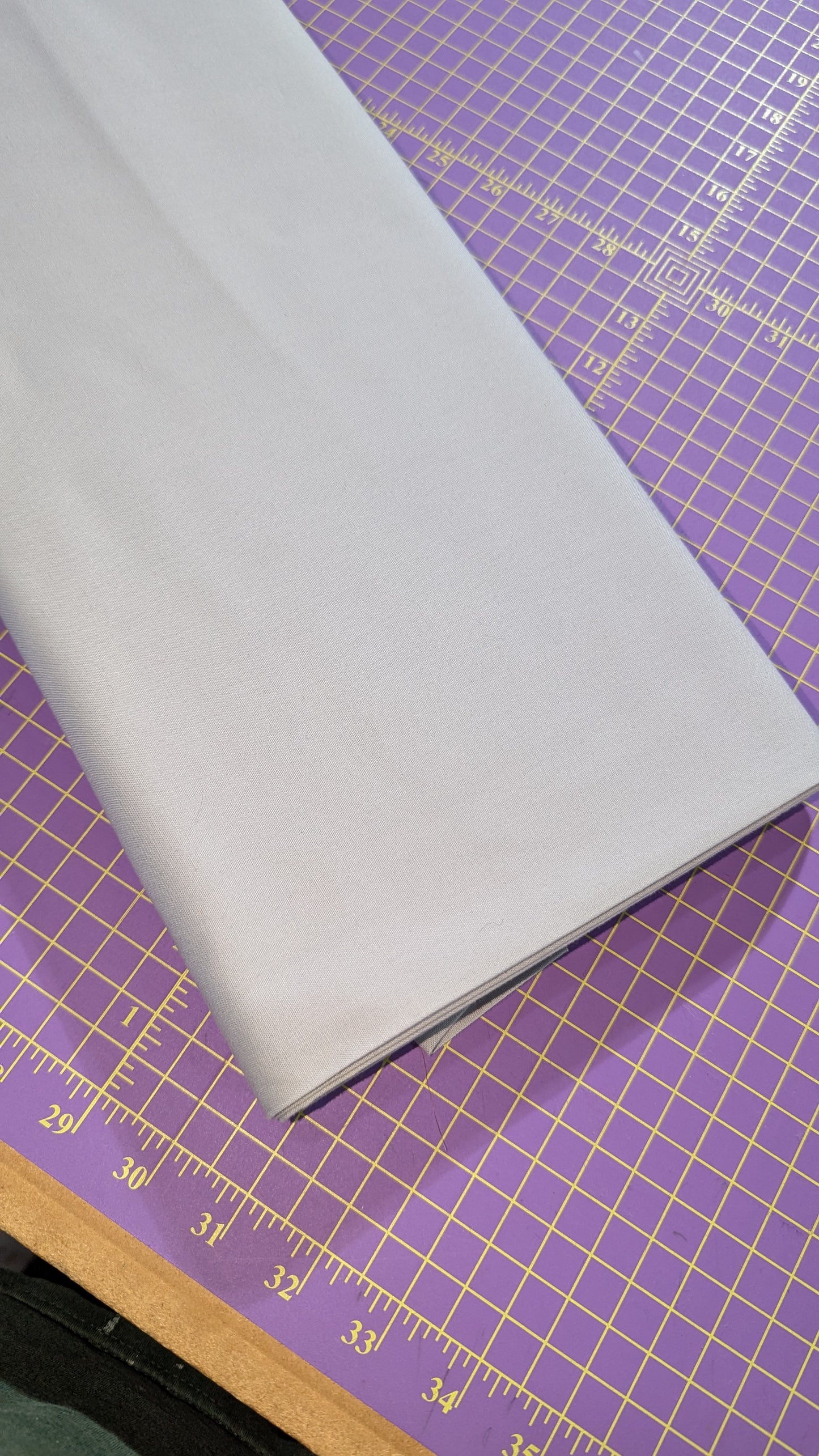 Northcott's Colorworks Premim Solid Grey / meter